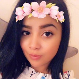 Meet your Posher, Yenifer